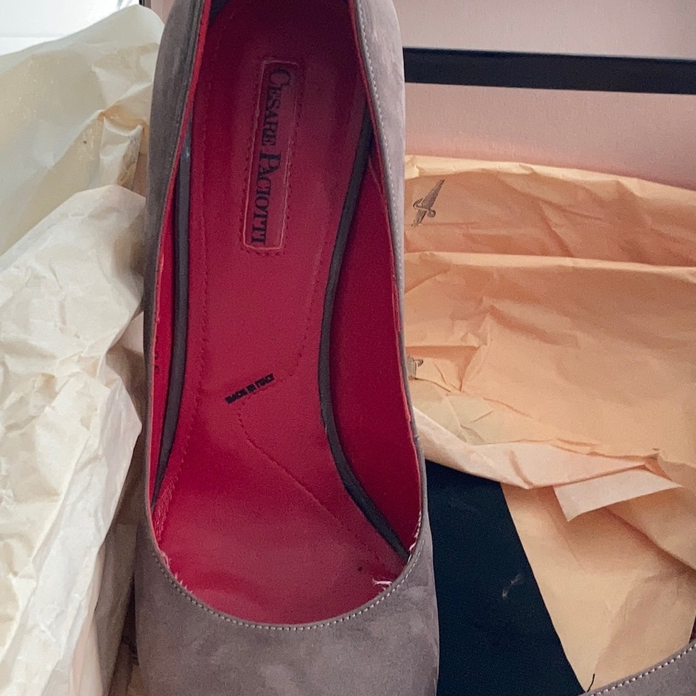 Shoes - Picture 3 of 13